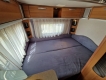 Hymer-Feeling-425-Caravan-letto-matrimoniale.jpg