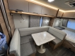 Knaus-Sport-580-QS-roulotte-caravan-tavolo-a-ferro-di-cavallo.JPG